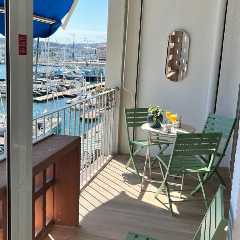 Superbe 2 pièces, terrasse face au port et mer - Apartment mit 1 Schlafzimmer - 28