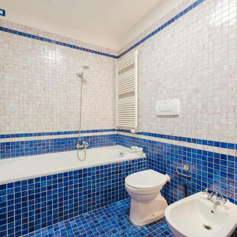 Garden Palace Rooms - Camera Matrimoniale con Bagno Privato - 4