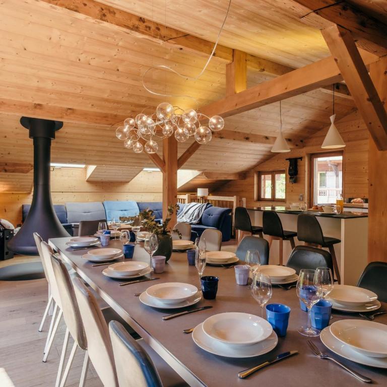 Chalet 4★, 15 pers, La Clusaz, sauna, centre village, 7 chambres - FR-1-304-177 - Chalet (13 Adultes) - 8