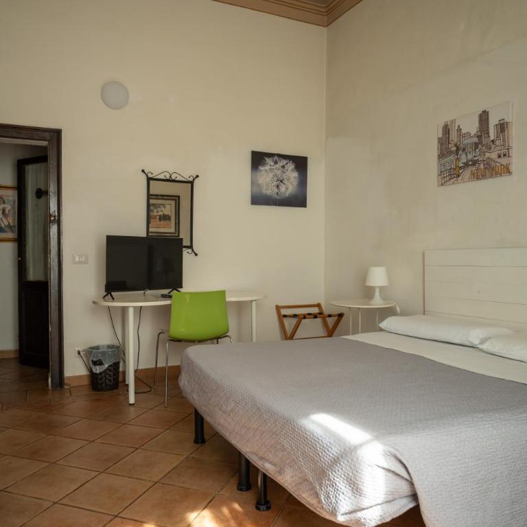 Casa di Alfredo Affittacamere - Standard Double Room with Shared Bathroom - 13