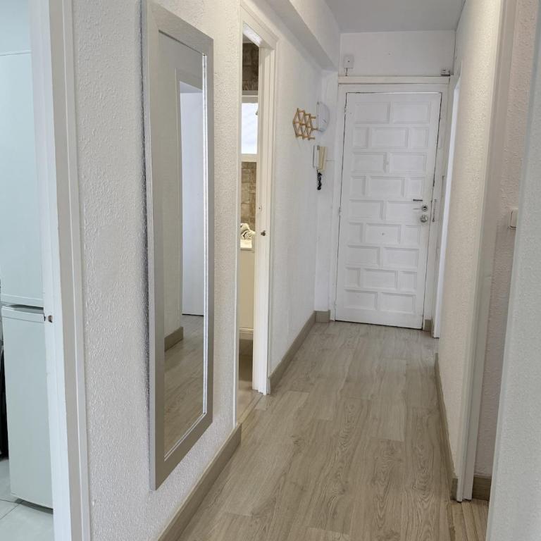 Ático con terraza cerca de la playa en Salou - Apartamento de 3 dormitorios - 5