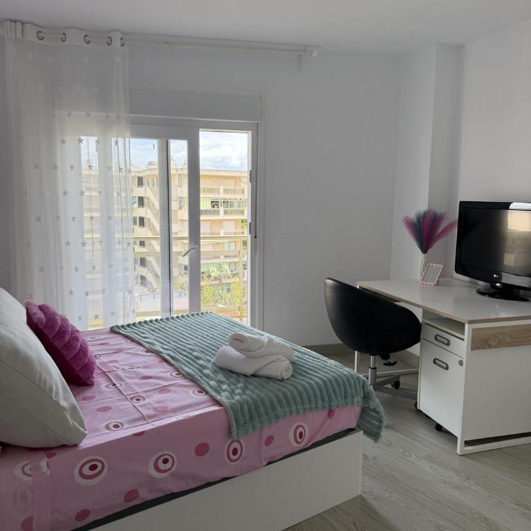 Ático con terraza cerca de la playa en Salou - Apartamento de 3 dormitorios - 7