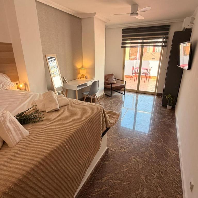 Balcony room with AC near Alicante center - Double Room - 1