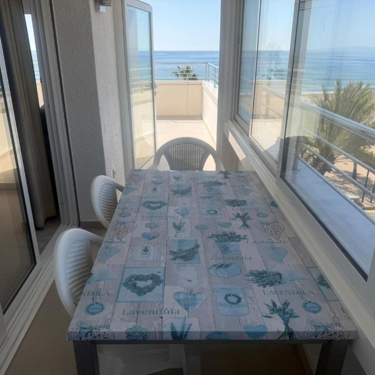 Apartamento en primera línea de mar con terraza y piscina en Rosas, Santa Margarita - ES-204-38 - Appartamento - 12