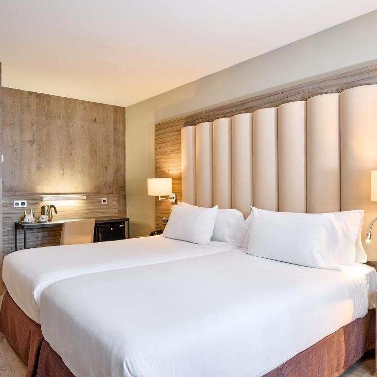 Gran Hotel Luna de Granada - Habitación Familiar Doble (2 adultos + 2 niños) - 3