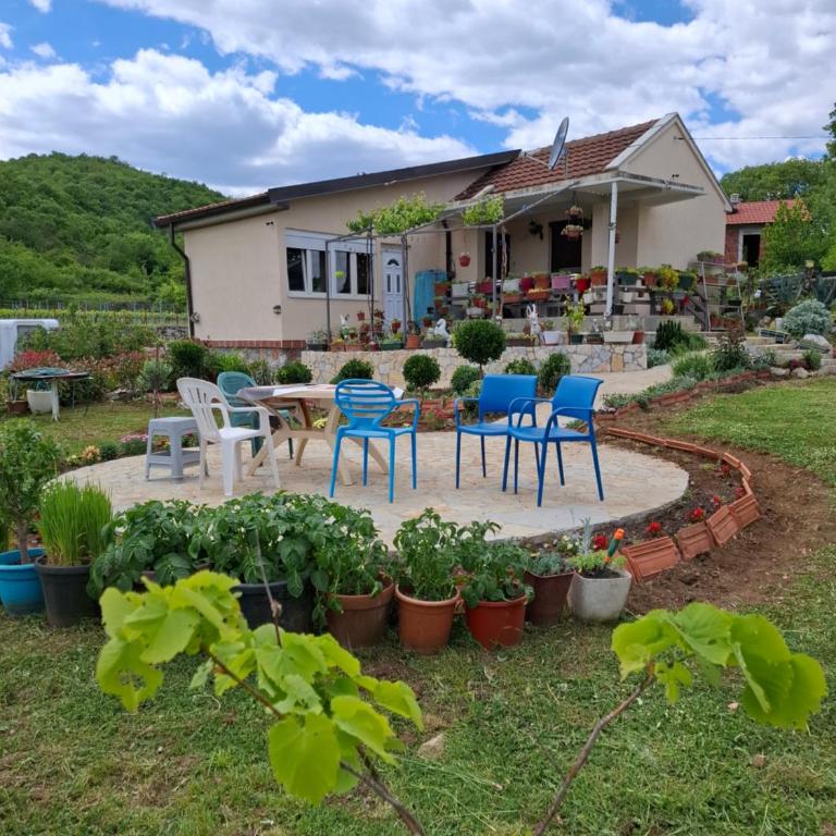 Komani Hideout - Kuća sa 2 Spavaće Sobe - 1