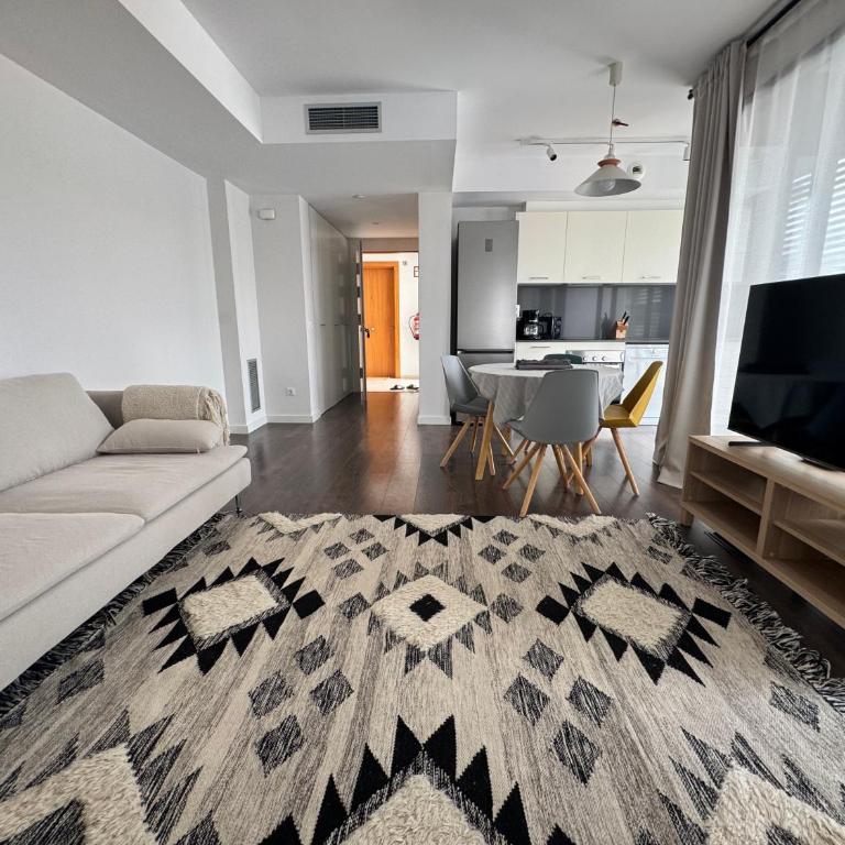 Modern Flat by the Sea with Swimming Pool - Two Bedroom - Apartamento de 2 dormitorios con balcón - 16
