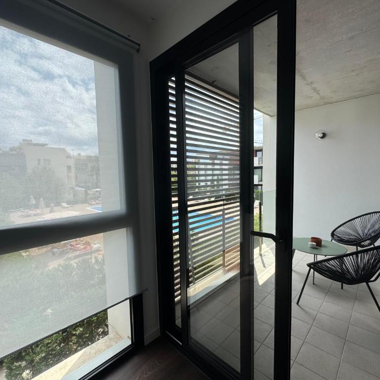 Modern Flat by the Sea with Swimming Pool - Two Bedroom - Apartamento de 2 dormitorios con balcón - 25