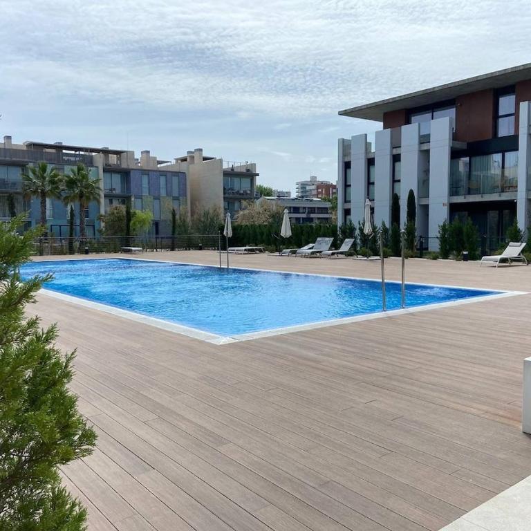 Modern Flat by the Sea with Swimming Pool - Two Bedroom - Apartamento de 2 dormitorios con balcón - 28