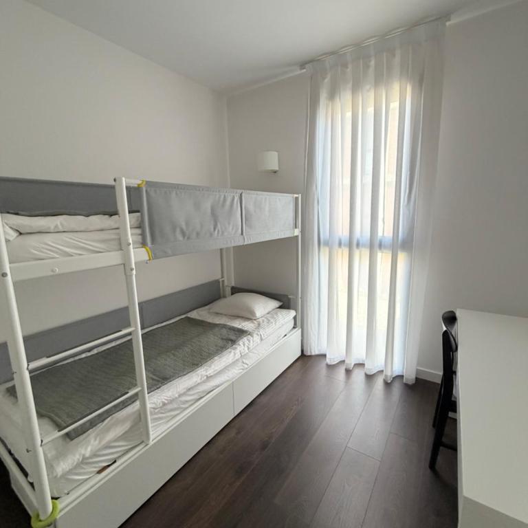 Modern Flat by the Sea with Swimming Pool - Two Bedroom - Apartamento de 2 dormitorios con balcón - 38