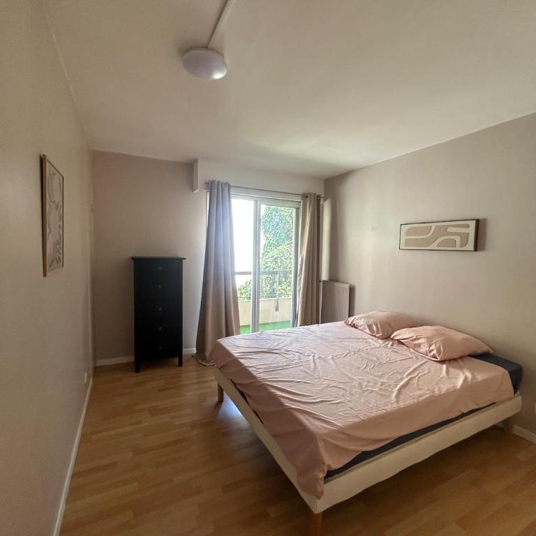 Parking - Grand T2 - Terrasse - Appartement 2 Chambres - 9