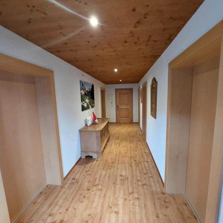 Ferienhaus Oberhuben - Apartment mit 3 Schlafzimmern und Dusche - 1