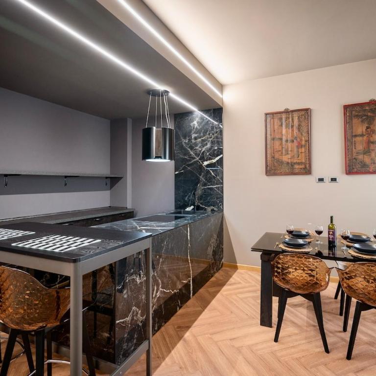 Luxury Museo Egizio - Esclusivo trilocale in pieno centro - Free Wifi - Appartamento con 2 Camere da Letto - 16