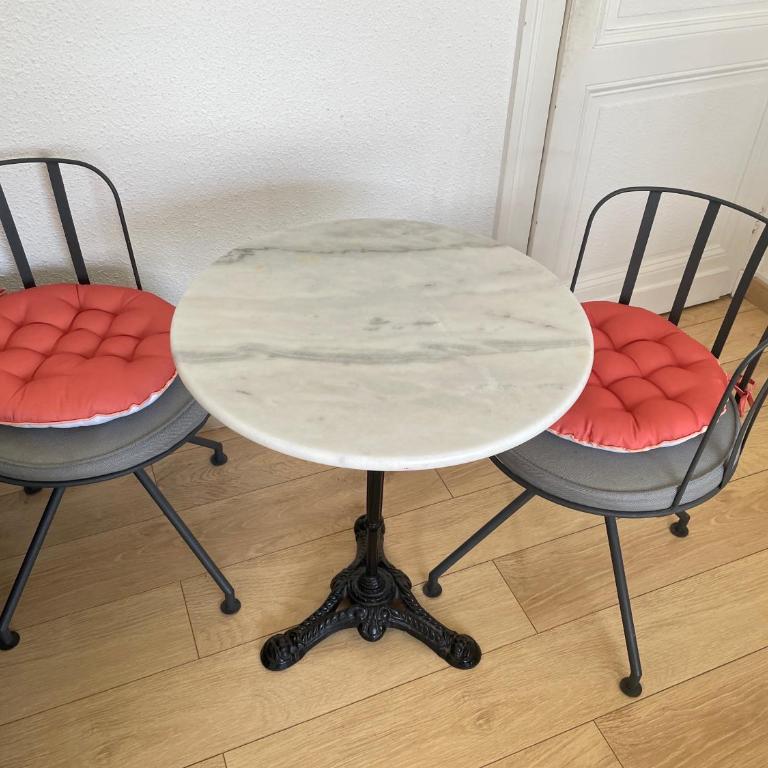 Grande Chambre avec parking possible en supplément, BORDEAUX BASTIDE - Chambre Double avec Terrasse - 3