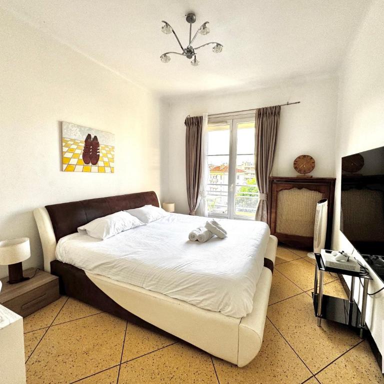 T4 spacieux au cœur de St-Raphaël - 10 min Plage - Apartment mit 3 Schlafzimmern und Balkon - 1