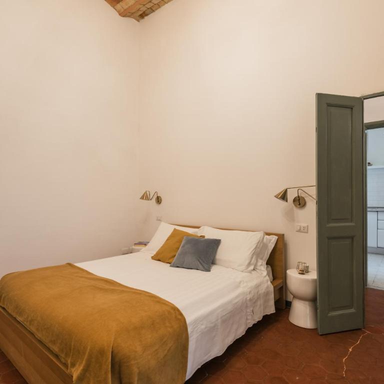 The Best Rent - Apartments in Monti district - Two-Bedroom Apartment - Via di S. Maria Maggiore, 151 - 13