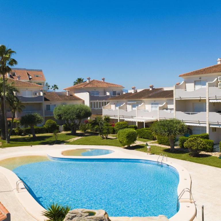 Beach Apartment - Pool - 6px - A/C - Apartment with Pool View - 4