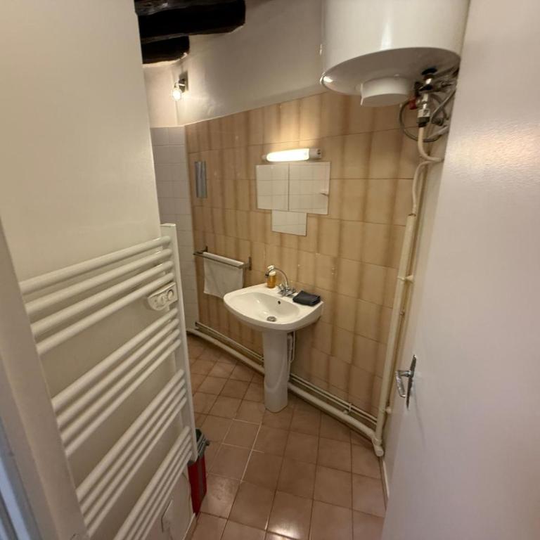 Classic Studio Retreat in Le Marais with Netflix - Studio - 6