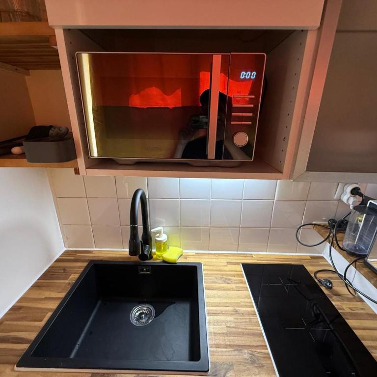 Classic Studio Retreat in Le Marais with Netflix - Studio - 2