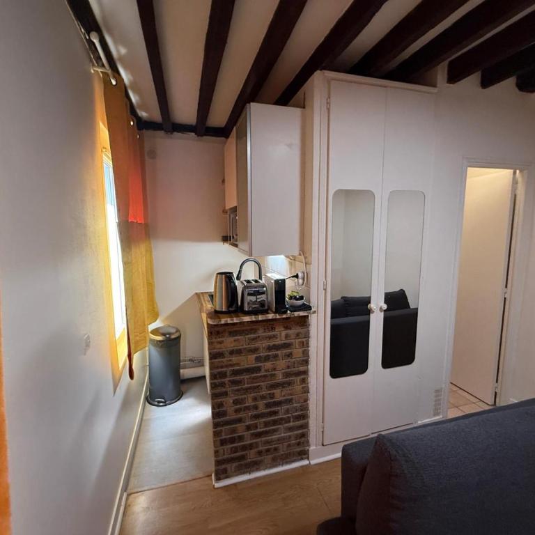 Classic Studio Retreat in Le Marais with Netflix - Studio - 3