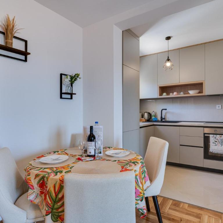 Valiya Residences Bečići - Two-Bedroom Deluxe Apartment with Ocean View - 26