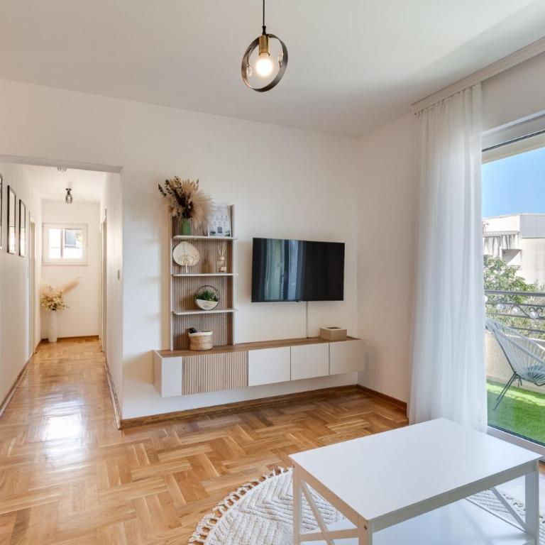 Valiya Residences Bečići - Two-Bedroom Deluxe Apartment with Ocean View - 27