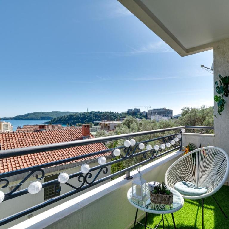 Valiya Residences Bečići - Two-Bedroom Deluxe Apartment with Ocean View - 35