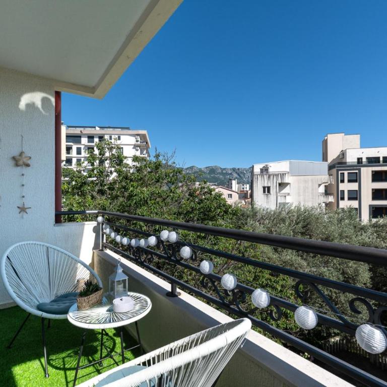 Valiya Residences Bečići - Two-Bedroom Deluxe Apartment with Ocean View - 36