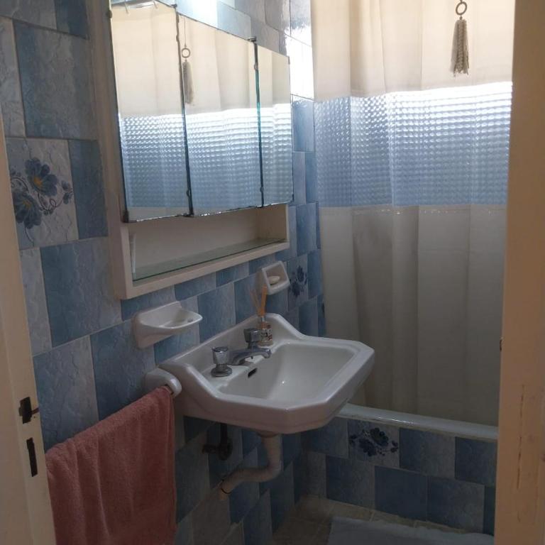 Dpto céntrico Balcón al frente Excelente Ubicación - Apartamento de 1 dormitorio - 2