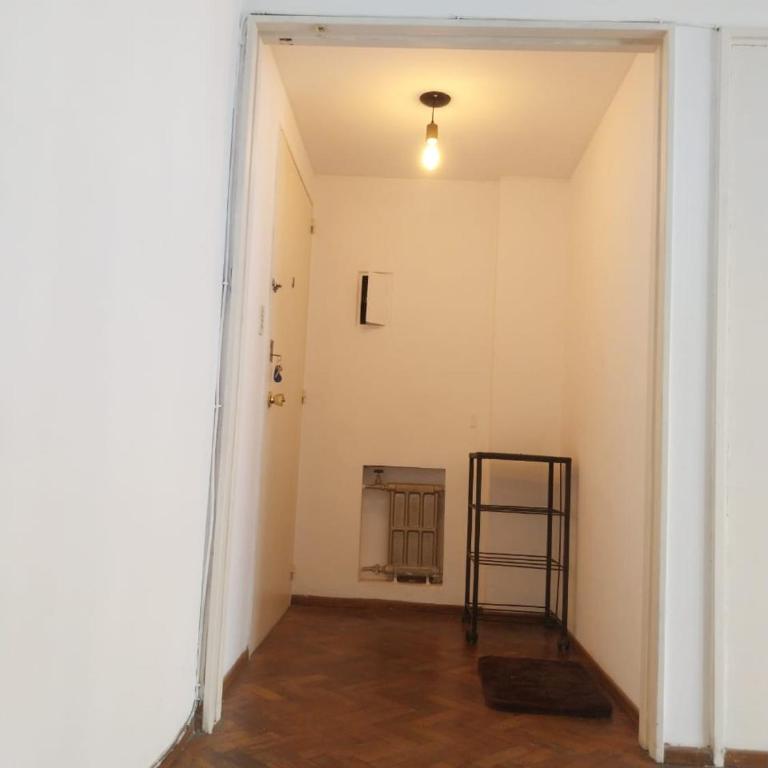 Dpto céntrico Balcón al frente Excelente Ubicación - Apartamento de 1 dormitorio - 5