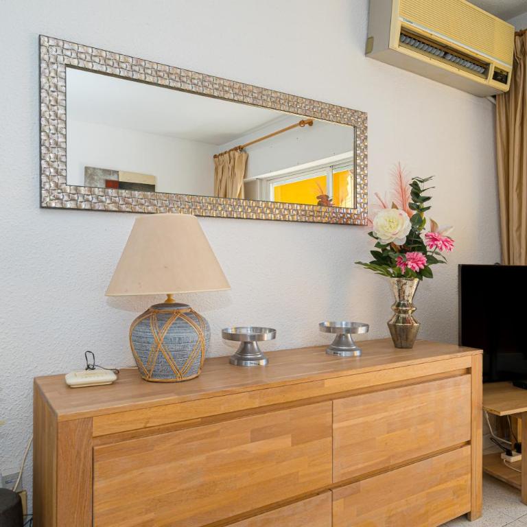 Sandra by the sea - Two-Bedroom Deluxe Apartment with Ocean View - 5