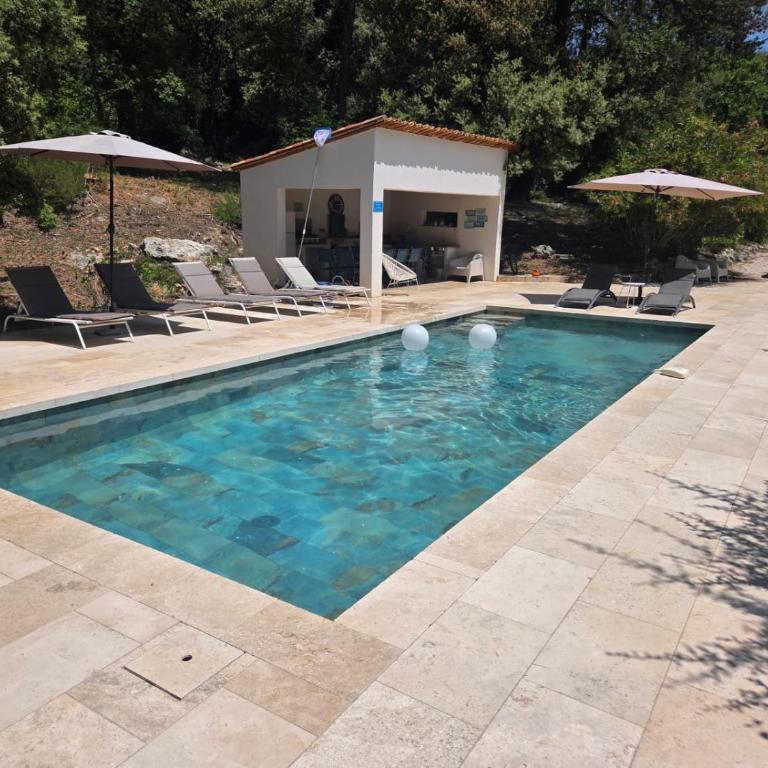La Bastide Blanche Magnifique villa 5 étoiles 5 chambres et piscine privée sur 6500 m VAR - Villa avec Piscine Privée - 5