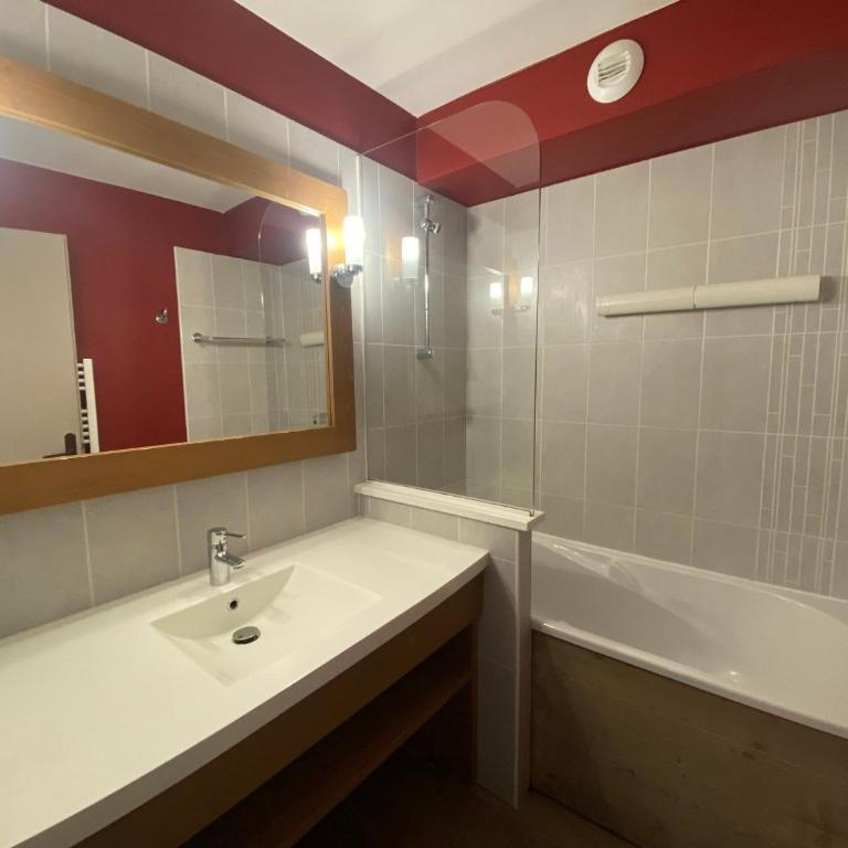Appartement skis aux pieds avec parking à La Tania - Apartment mit 1 Schlafzimmer - 11