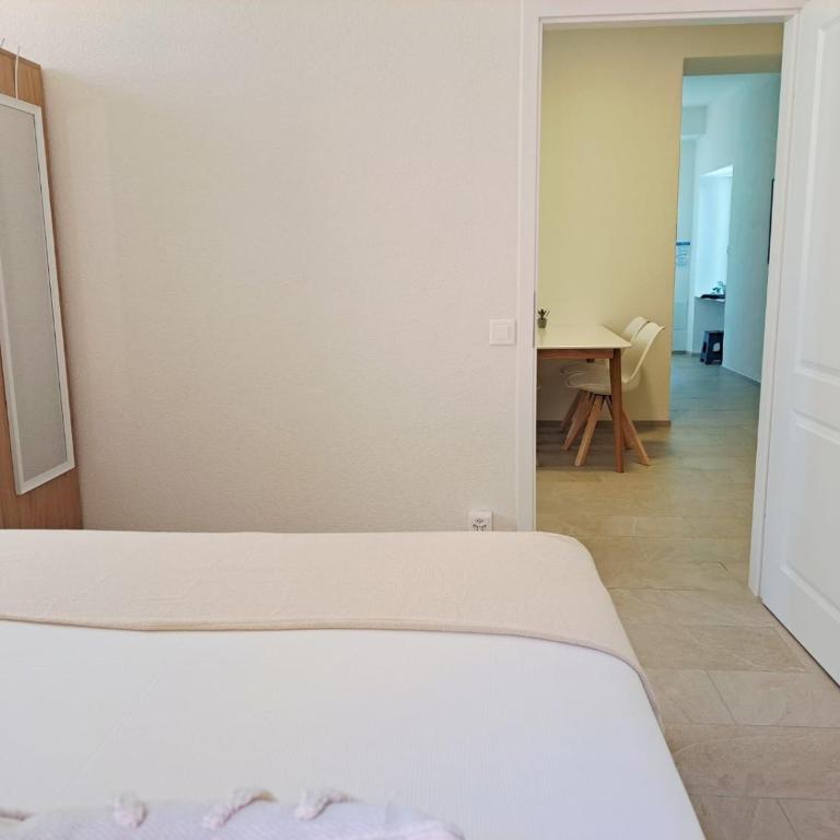 Linen House by Quokka 360 - A Few Steps from Piazza Grande - One-Bedroom Deluxe Apartment - 11