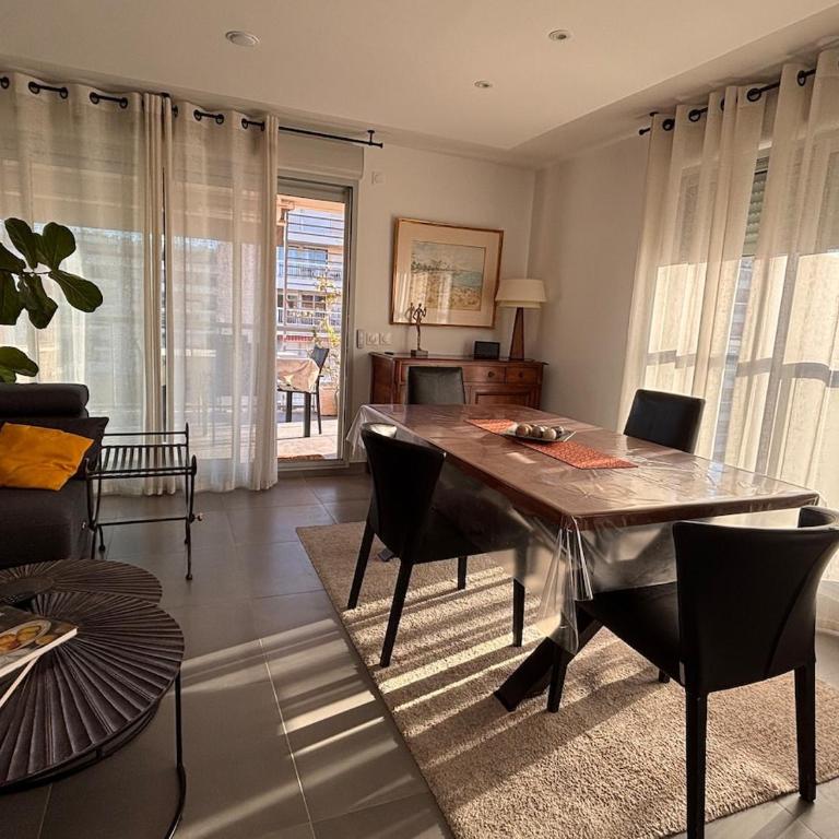 Spacious and quiet, air conditioning, parking, high floor - Appartement 3 Chambres - 4