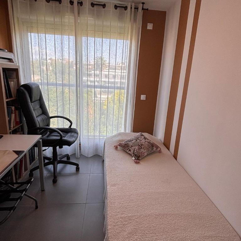 Spacious and quiet, air conditioning, parking, high floor - Appartement 3 Chambres - 16