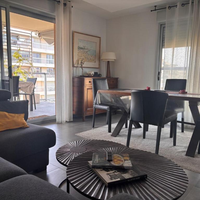 Spacious and quiet, air conditioning, parking, high floor - Appartement 3 Chambres - 20