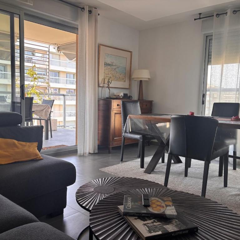 Spacious and quiet, air conditioning, parking, high floor - Appartement 3 Chambres - 26