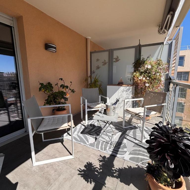 Spacious and quiet, air conditioning, parking, high floor - Appartement 3 Chambres - 33