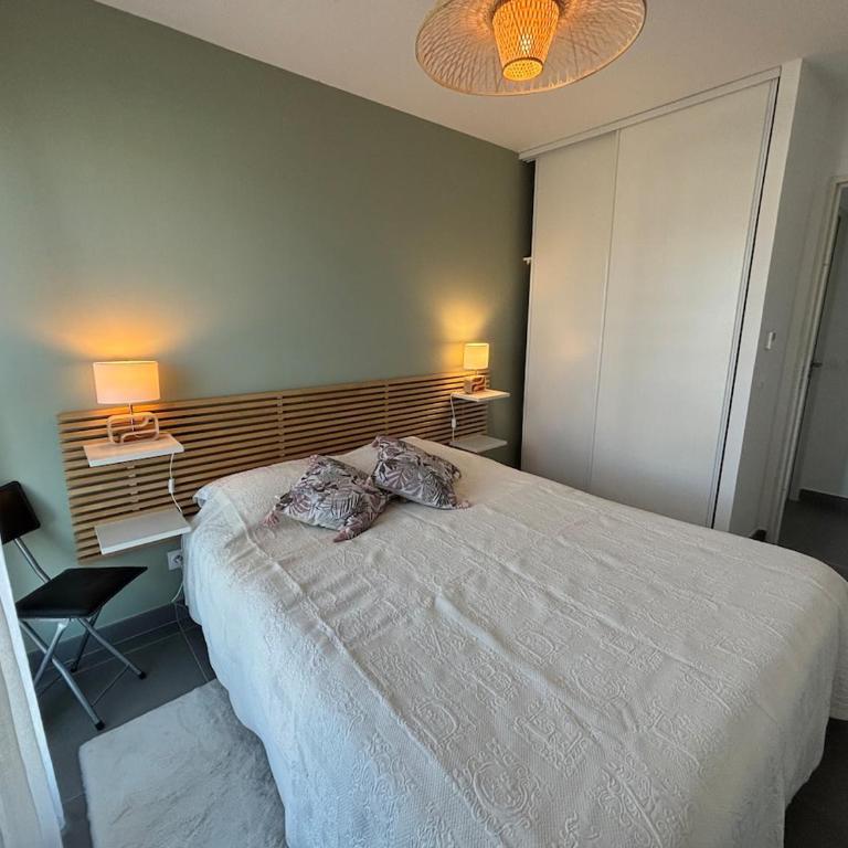 Spacious and quiet, air conditioning, parking, high floor - Appartement 3 Chambres - 34