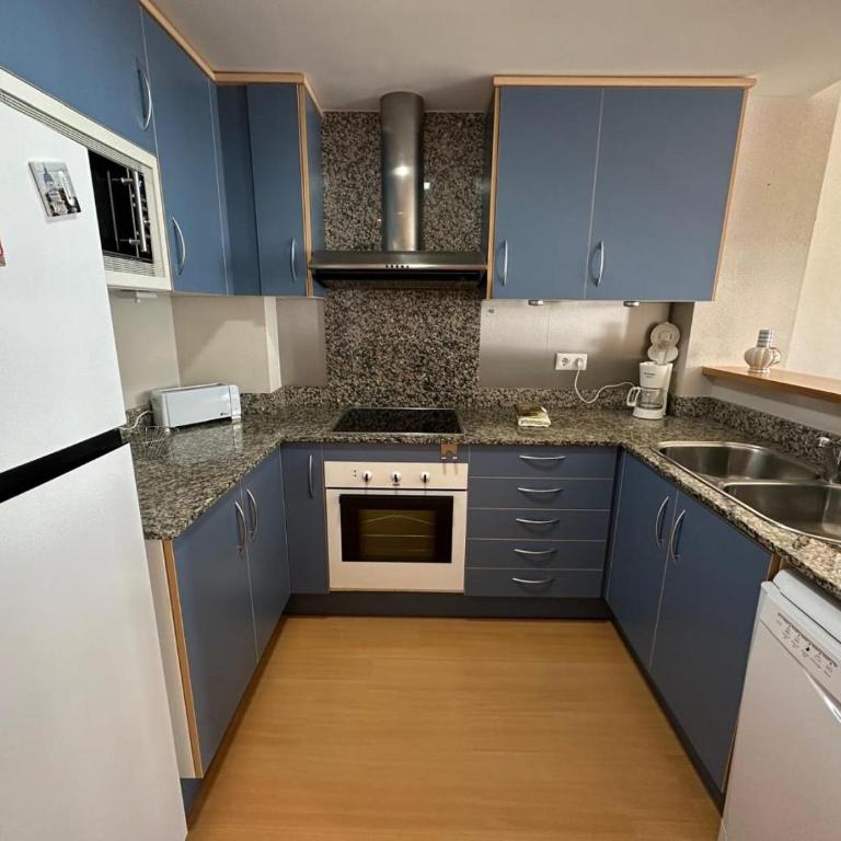 Bonito apartamento con piscina comunitaria AV 92 - Apartamento - 3