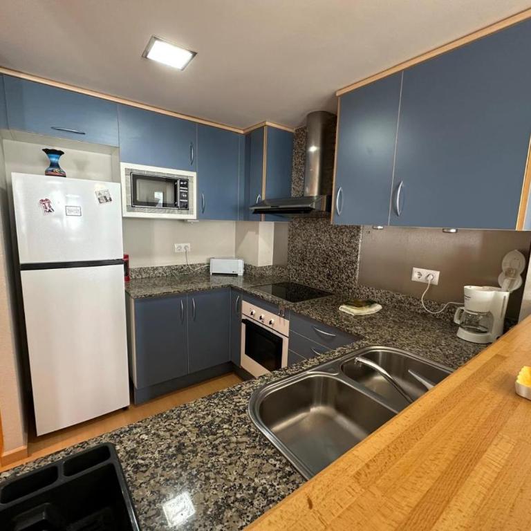 Bonito apartamento con piscina comunitaria AV 92 - Apartamento - 7