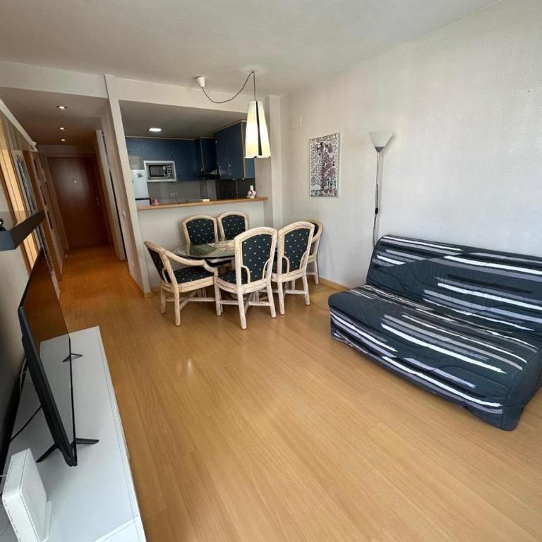 Bonito apartamento con piscina comunitaria AV 92 - Apartamento - 8