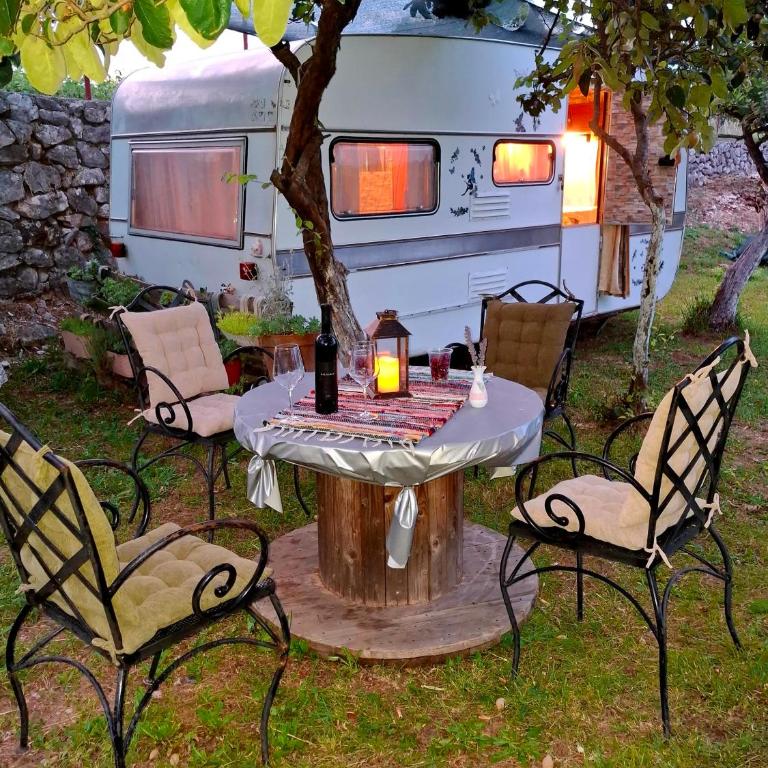 Komani Hideout - Kuća sa 1 Spavaćom Sobom - 18