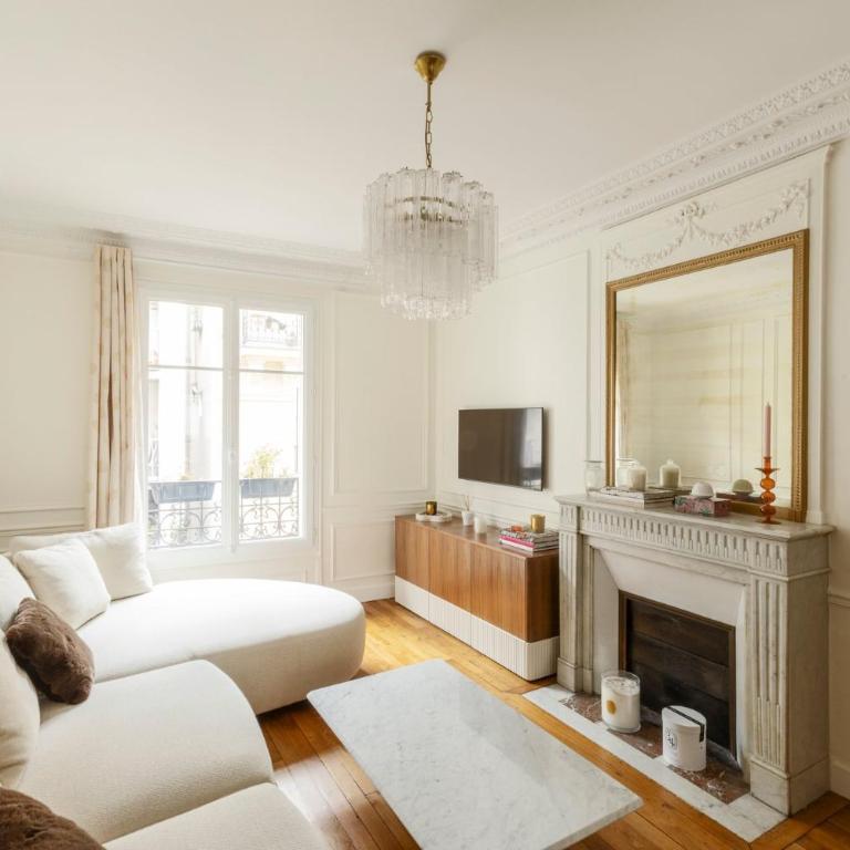 Luxury Haussmannian Escape with King Bed in Paris 16 - Appartement - 12