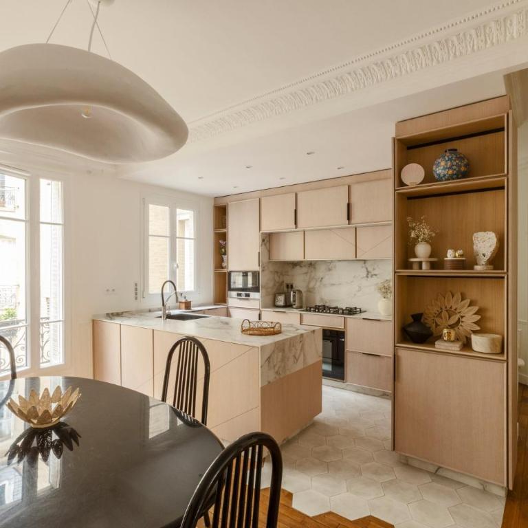 Luxury Haussmannian Escape with King Bed in Paris 16 - Appartement - 6