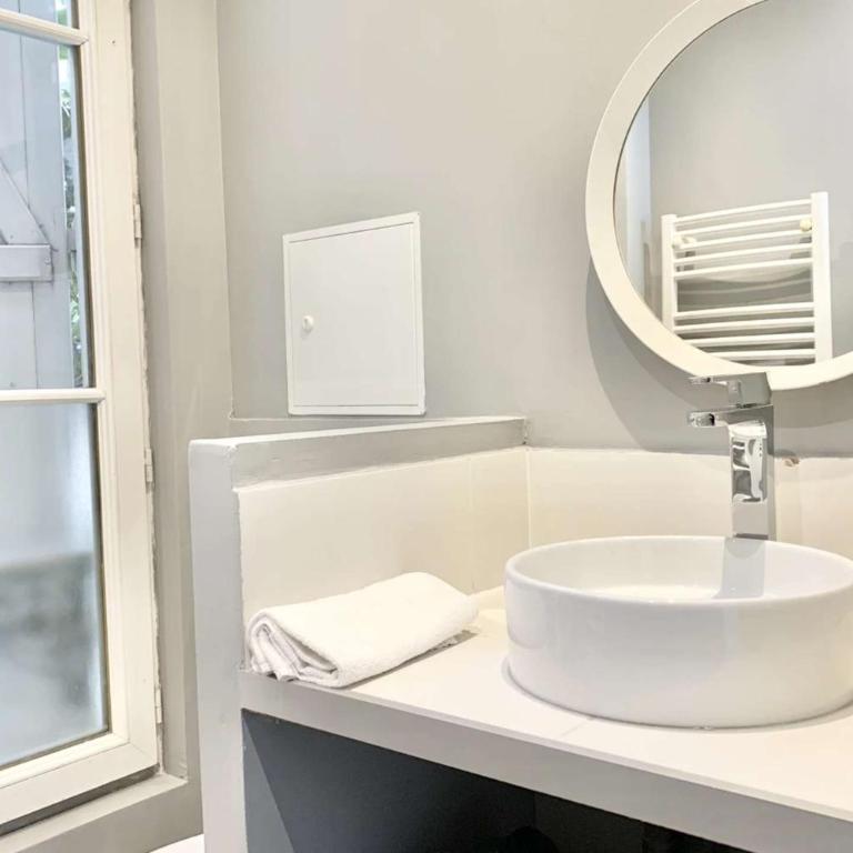Paris – Studio lumineux tout équipé • 2 pers • Centre Grenoble • Tram à pied - Studio-Apartment - 12