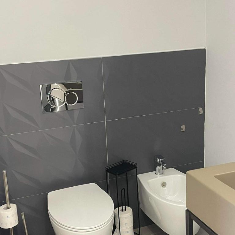 Suite Tower - Two-Bedroom Apartment - 6