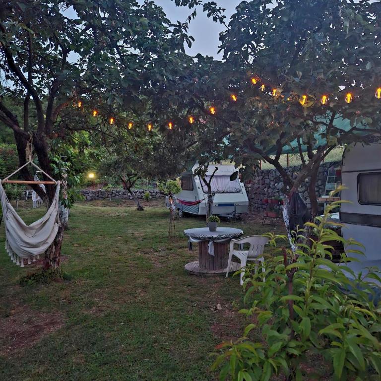 Komani Hideout - Kuća sa 1 Spavaćom Sobom - 29