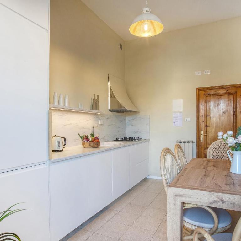 The White Terrace by Maison Florence - Two-Bedroom Apartment - 7